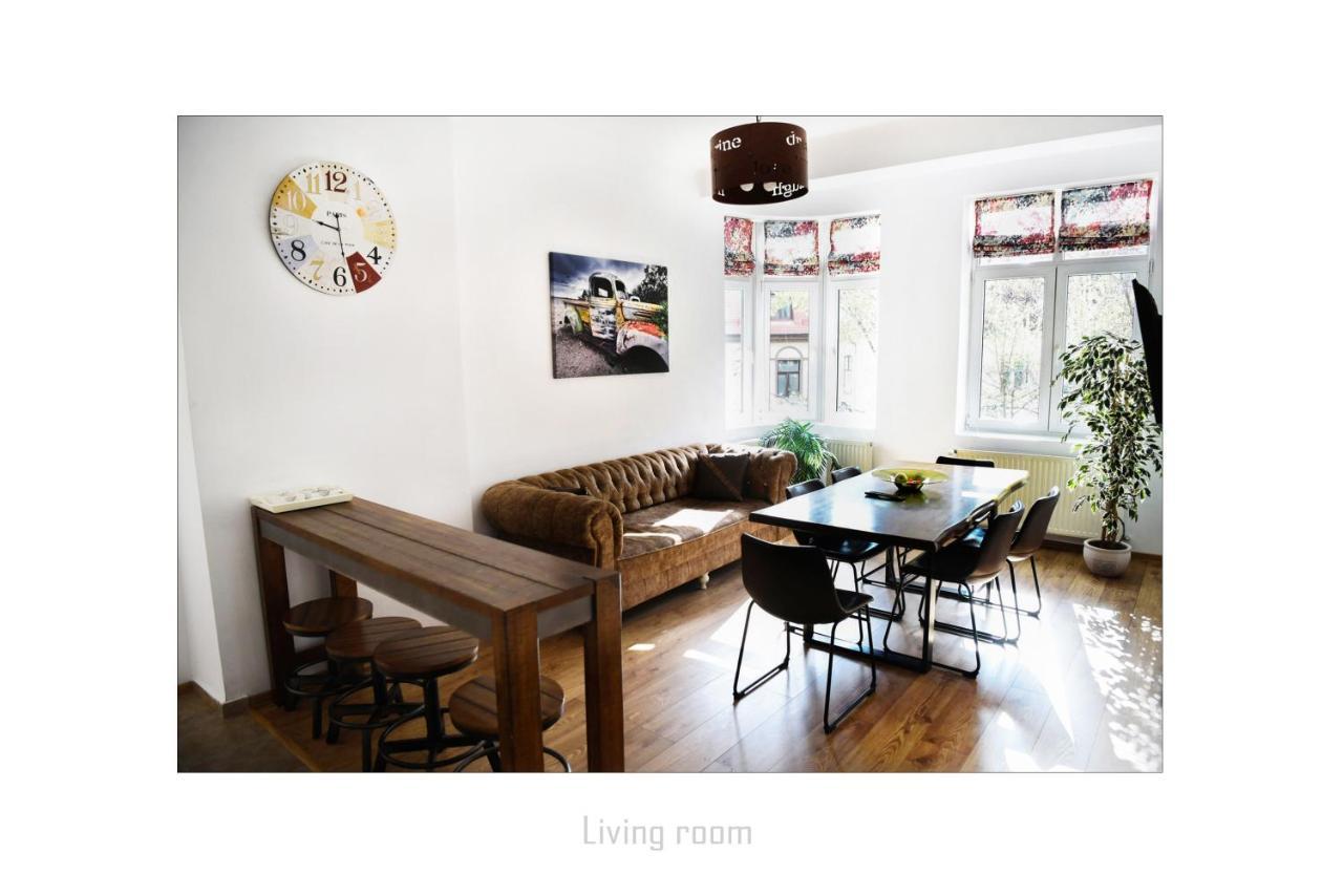 Apartament Dinicu, Brasov, Romania エクステリア 写真